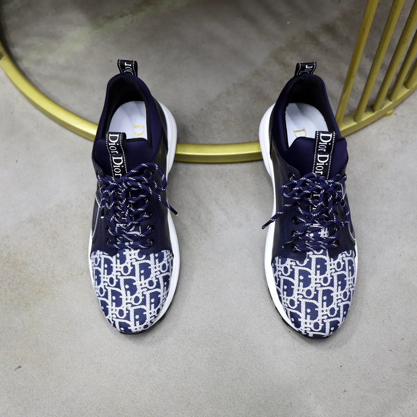 Ex-factory price: 462💰🙅‍♂️🙅‍♂️🙅‍♂️ Brand: Dior DIOR Standard code: 38-44 (45 customized) Grade: Same as the official website Material: Original material splicing Comfortable and breathable lining Lightweight and wear-resistant sports outsole Style category: Men's fashionable casual shoes Running sneakers Distinguished luxury brand elements Top luxury Color: actual picture color